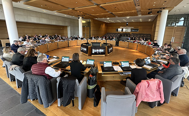 Les élus en assemblée départementale